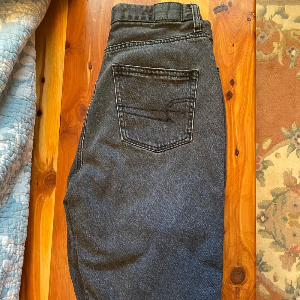 Black High Rise American Eagle Mom Jeans